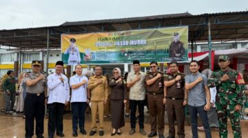 Ringankan Beban Warga di Bulan Ramadhan, Kajari Musi Rawas Gelar Operasi Pasar Murah