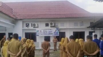 Tingkatkan Kinerja Pelayanan, Camat Tekankan Disiplin Pegawai dalam Apel Pagi